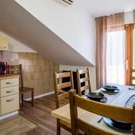 شقة In With Sea View, Balcony, Air Conditioning, Wifi 5132-2 *